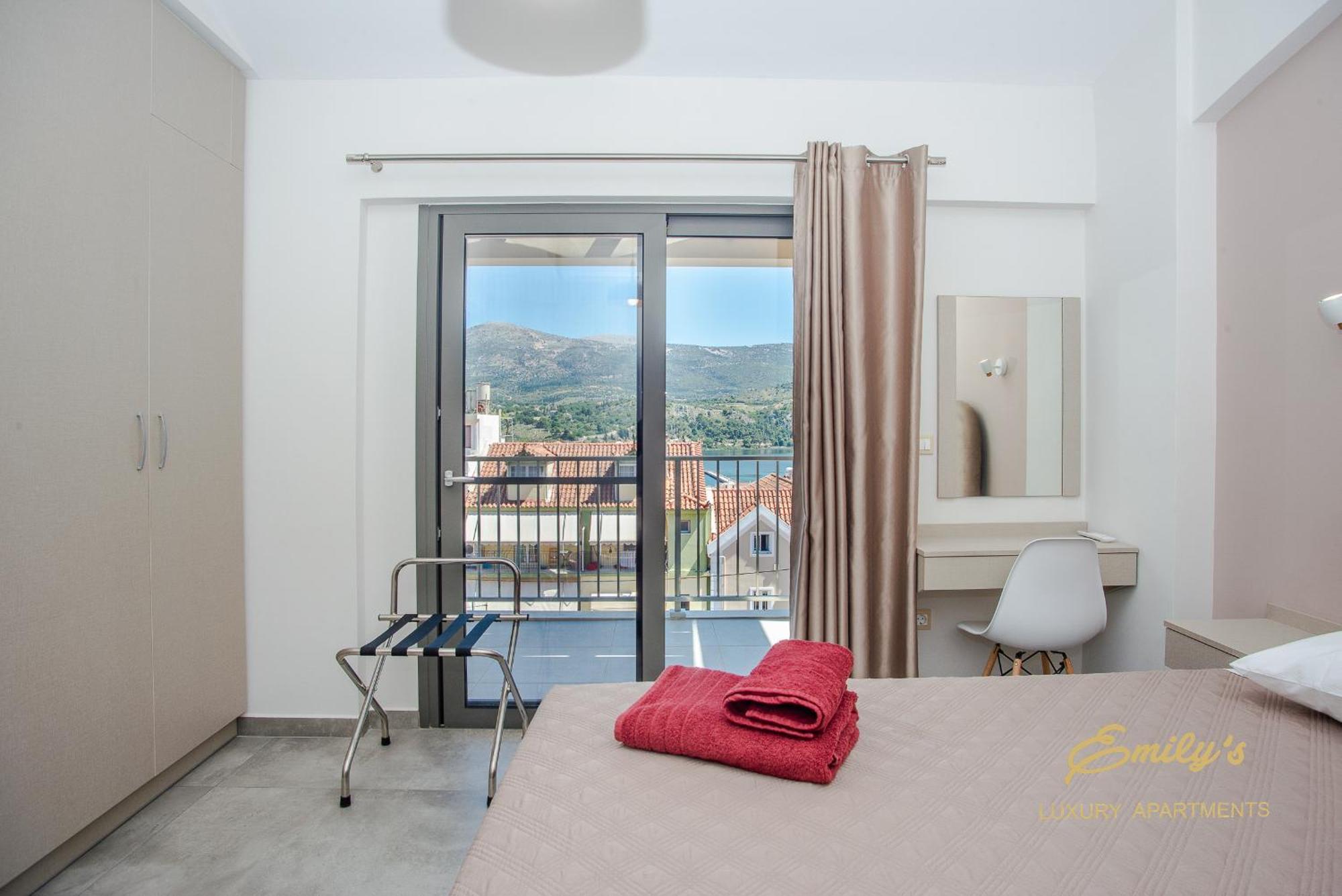Emily'S Luxury Apartments Argostolion Dış mekan fotoğraf