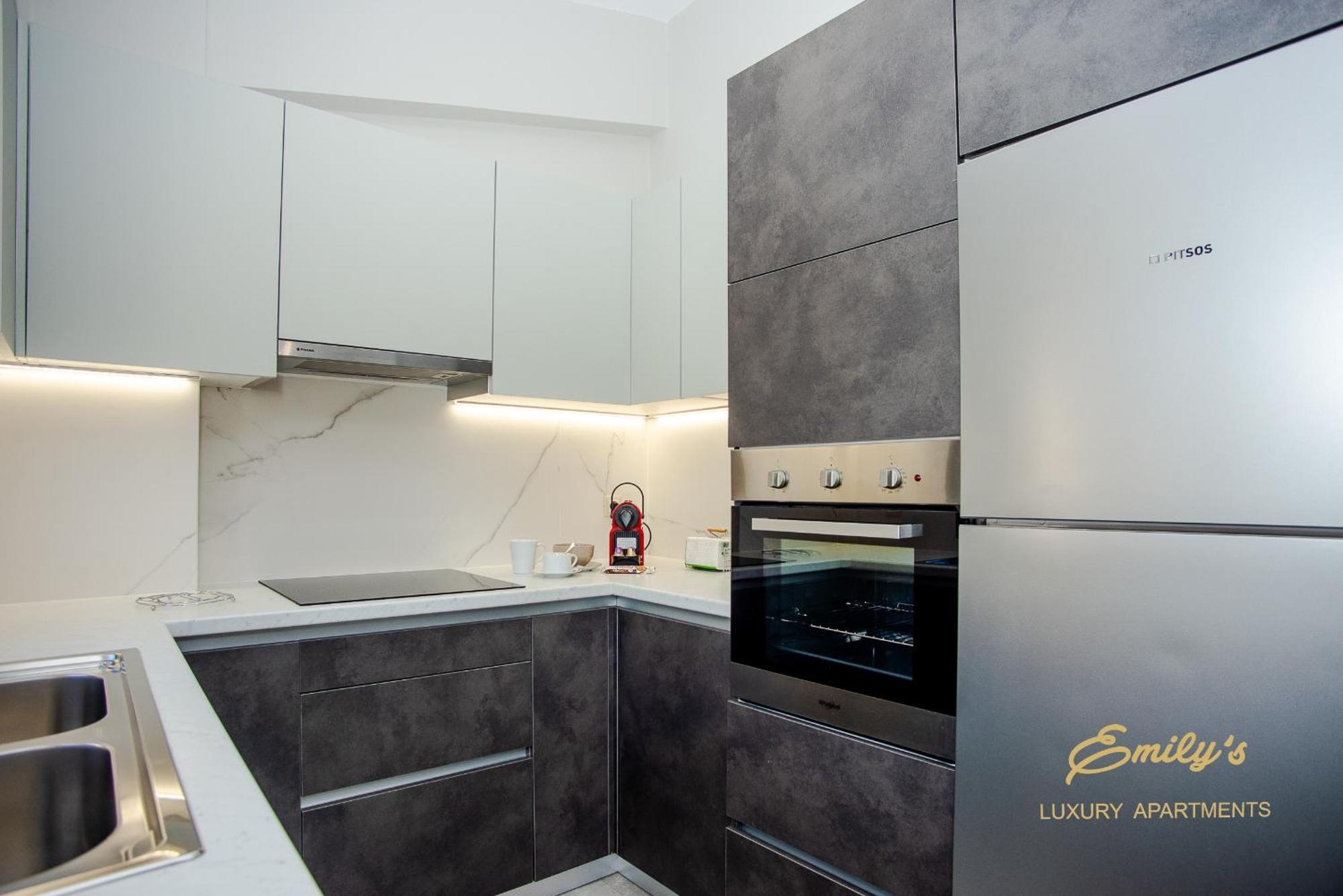 Emily'S Luxury Apartments Argostolion Dış mekan fotoğraf