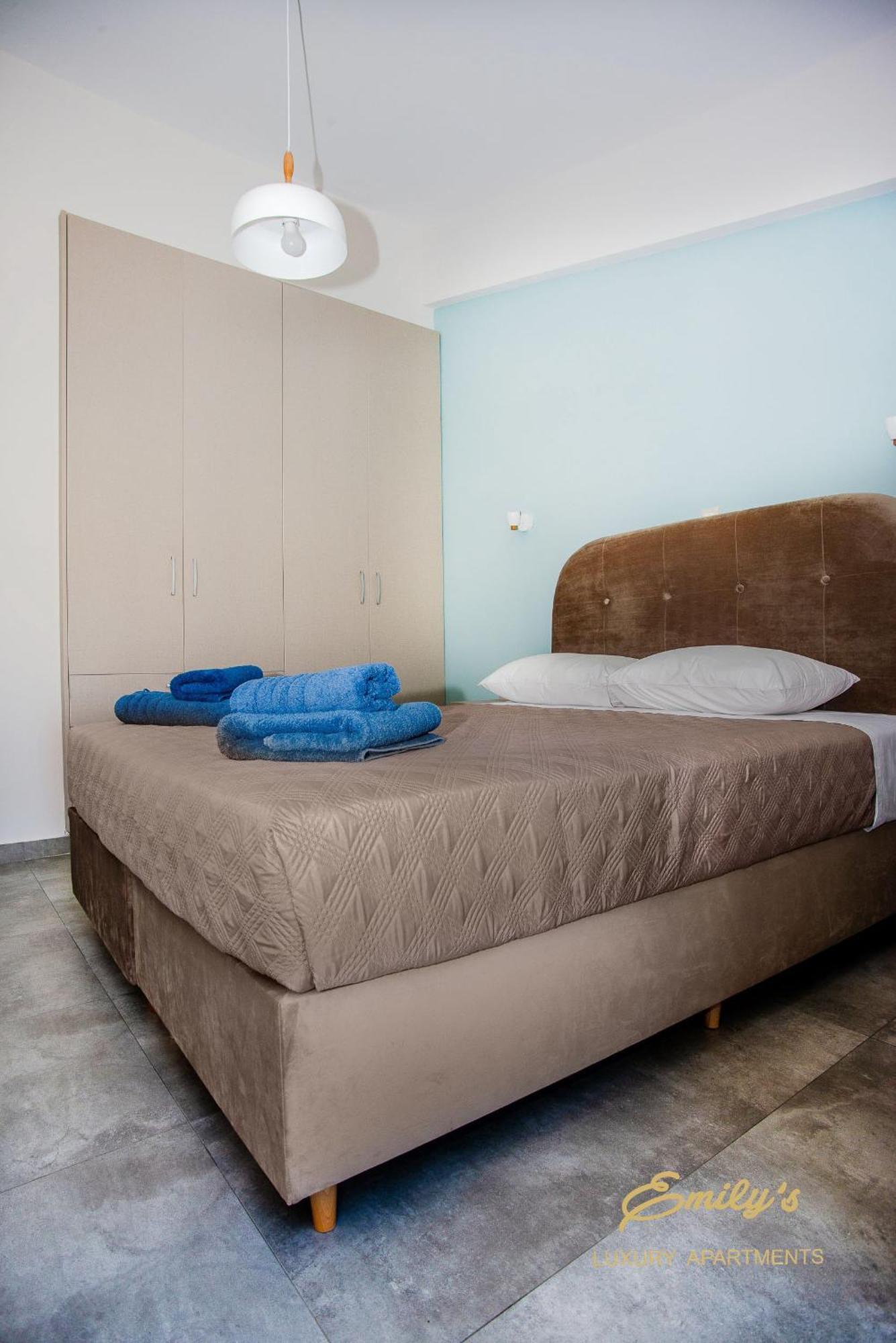 Emily'S Luxury Apartments Argostolion Dış mekan fotoğraf
