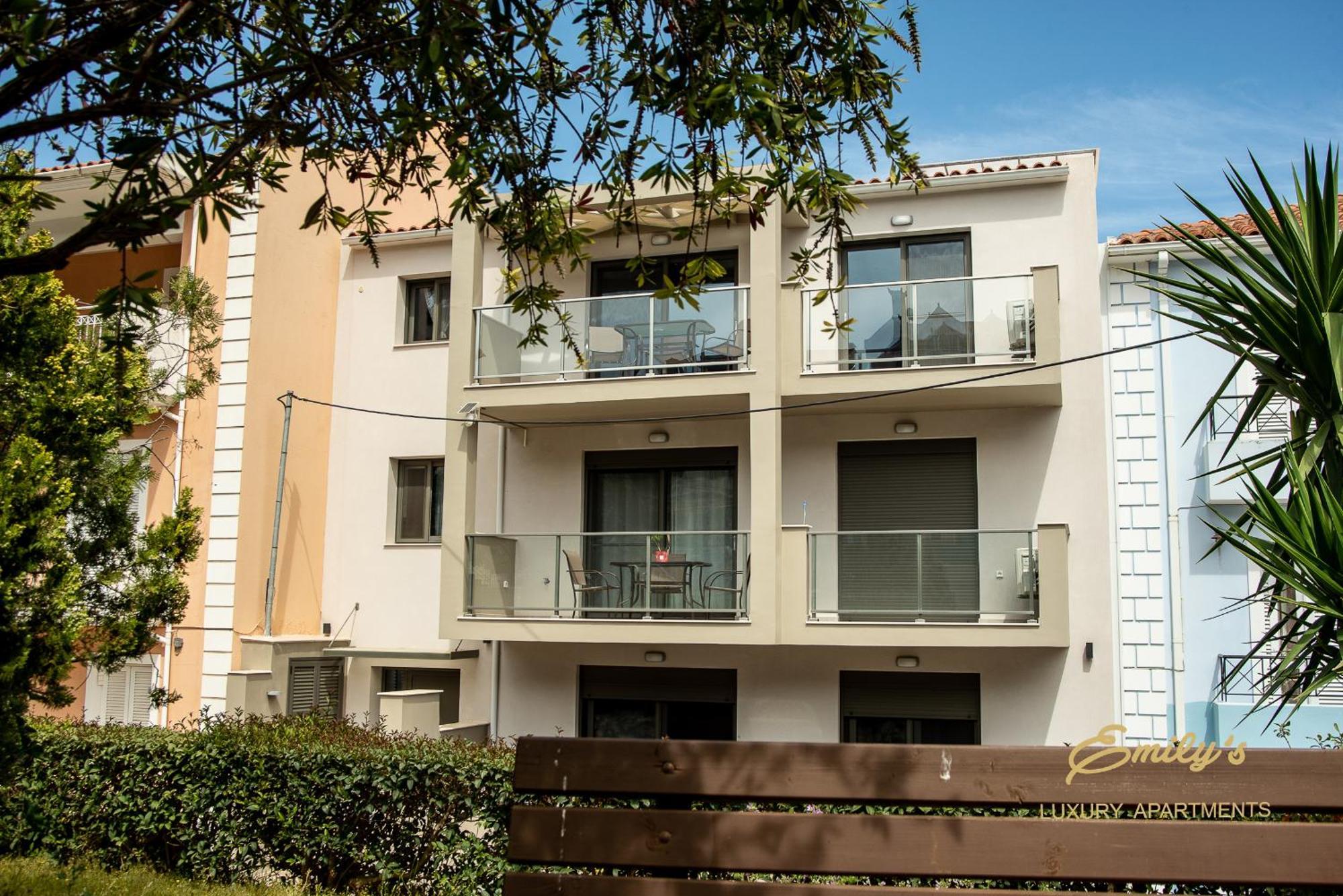 Emily'S Luxury Apartments Argostolion Dış mekan fotoğraf
