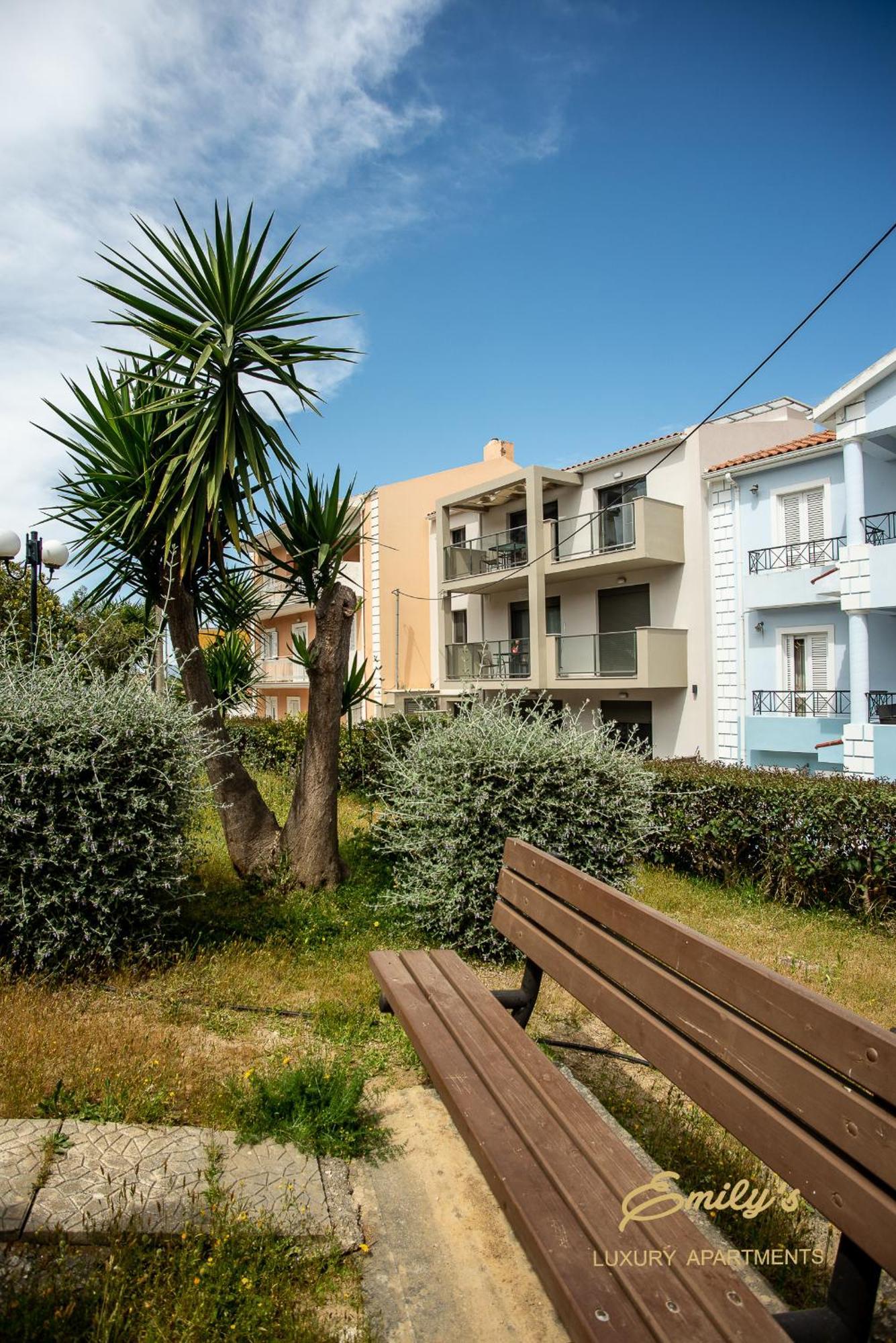 Emily'S Luxury Apartments Argostolion Dış mekan fotoğraf