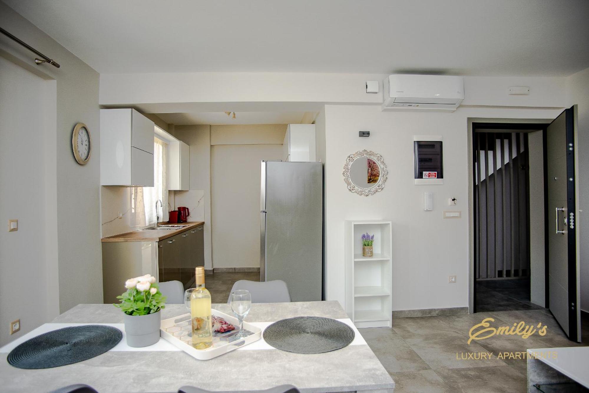 Emily'S Luxury Apartments Argostolion Dış mekan fotoğraf