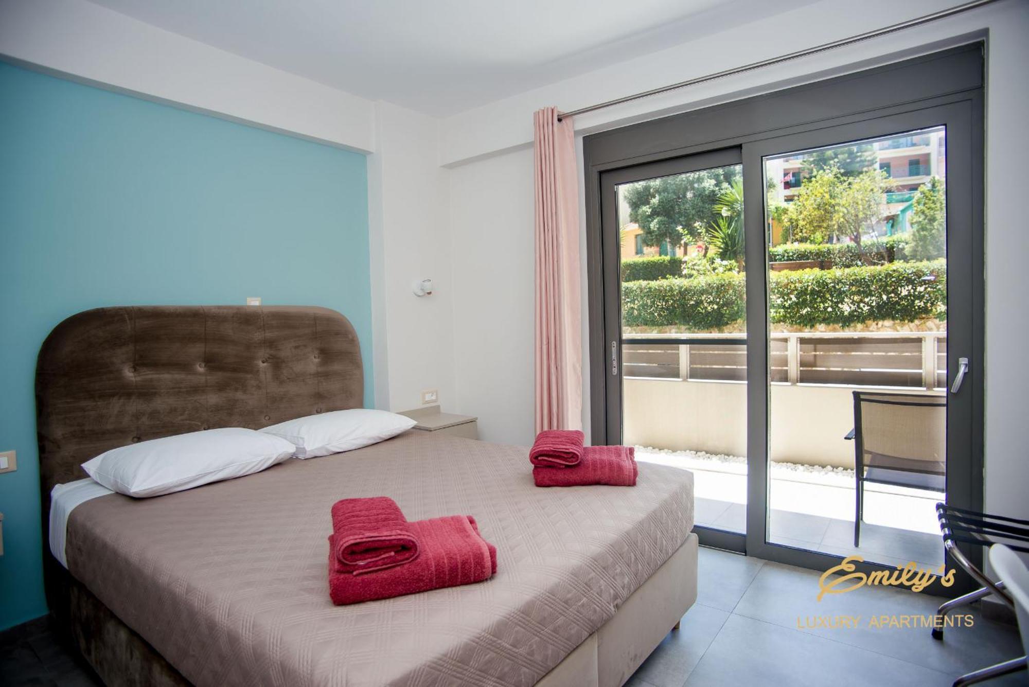 Emily'S Luxury Apartments Argostolion Dış mekan fotoğraf