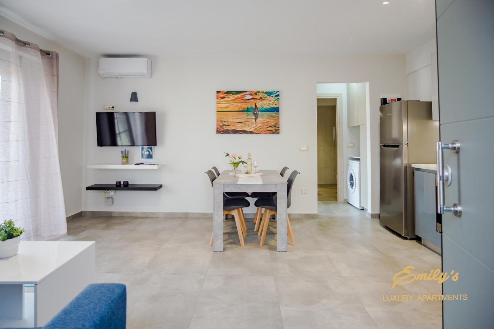 Emily'S Luxury Apartments Argostolion Dış mekan fotoğraf