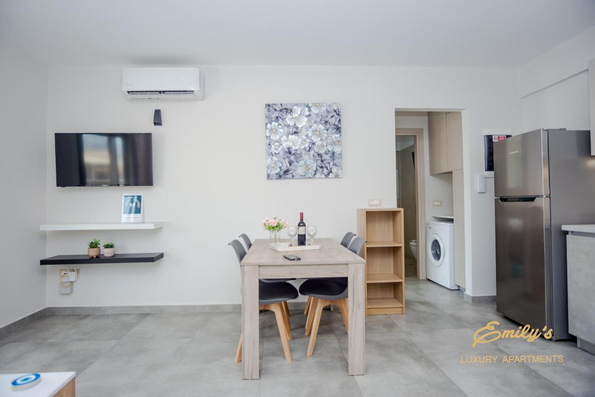 Emily'S Luxury Apartments Argostolion Dış mekan fotoğraf