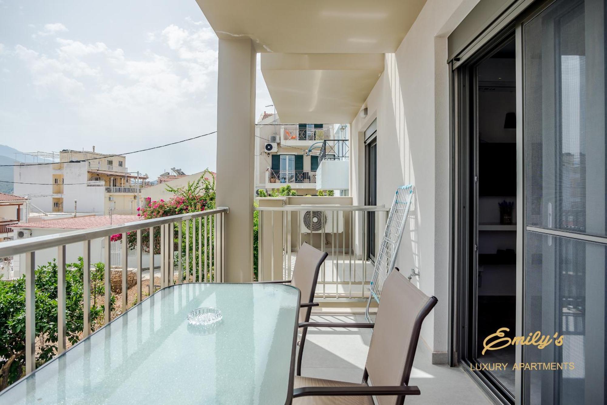 Emily'S Luxury Apartments Argostolion Dış mekan fotoğraf