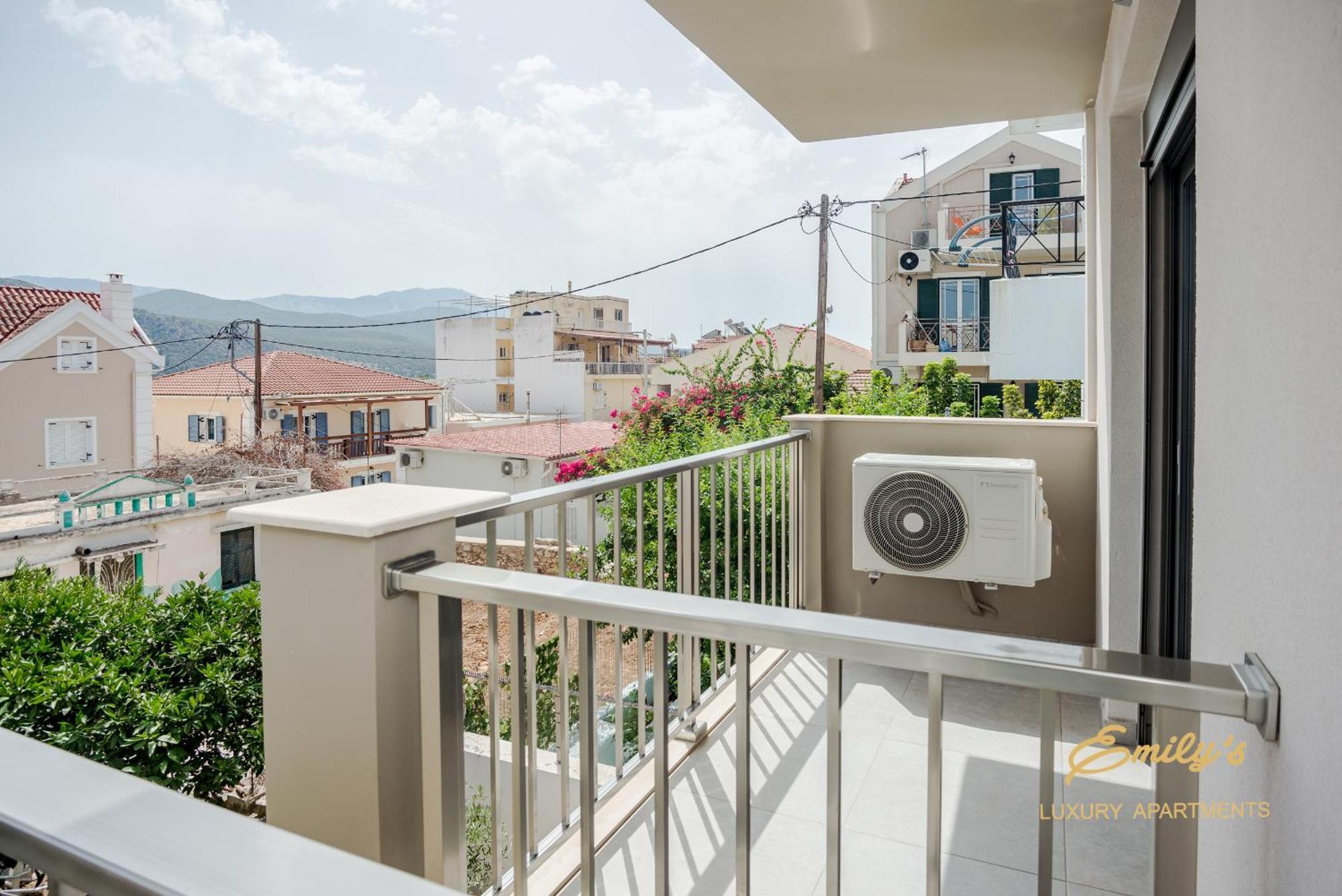 Emily'S Luxury Apartments Argostolion Dış mekan fotoğraf