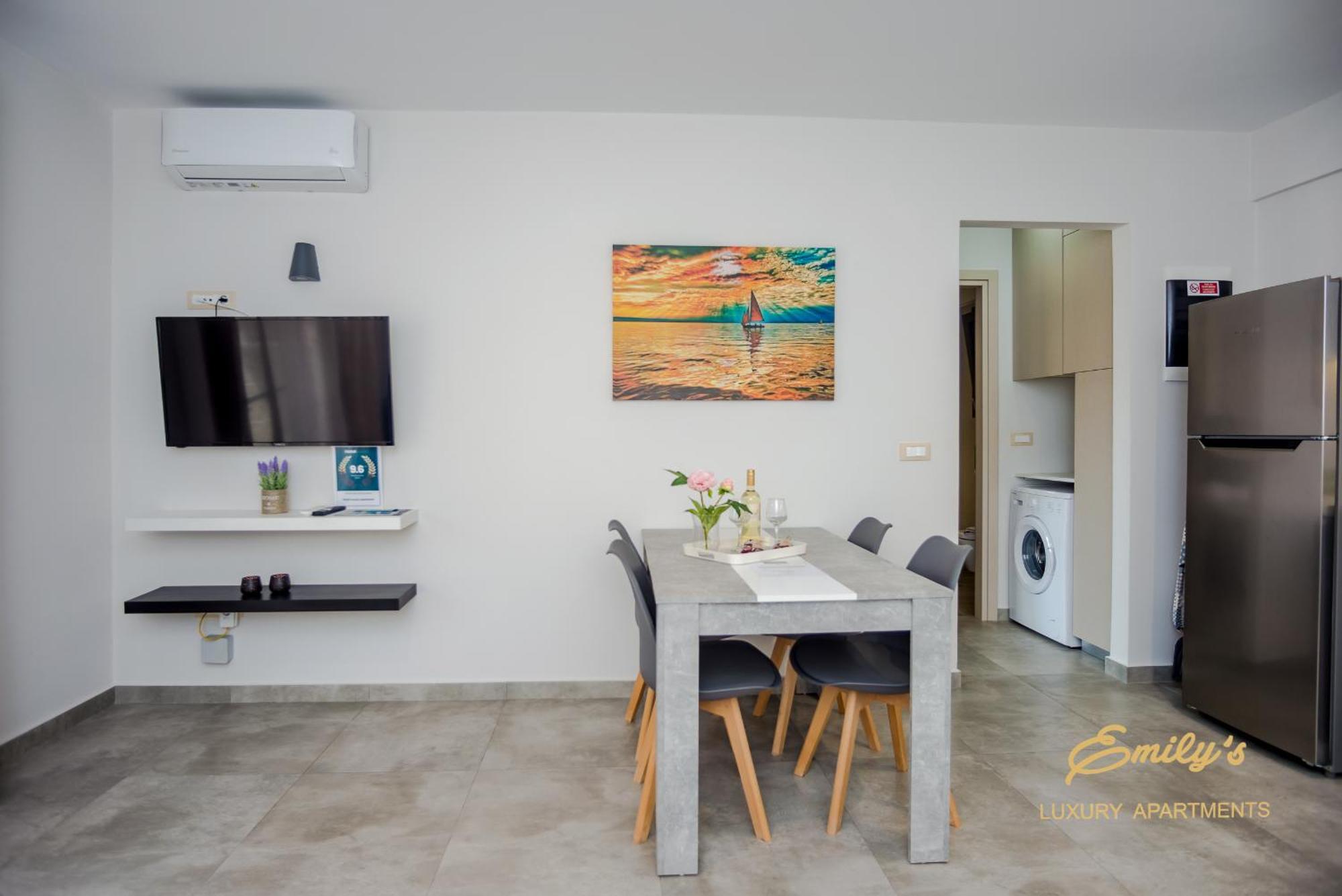 Emily'S Luxury Apartments Argostolion Dış mekan fotoğraf